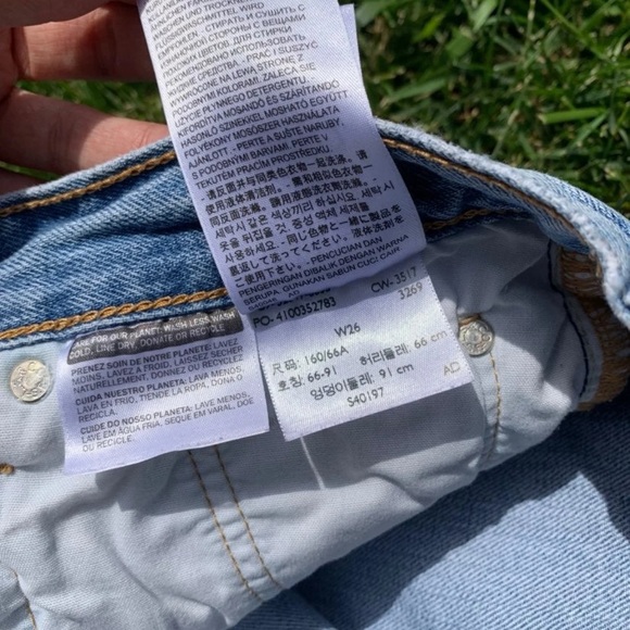 Levi’s 501 Shorts - Picture 3 of 3